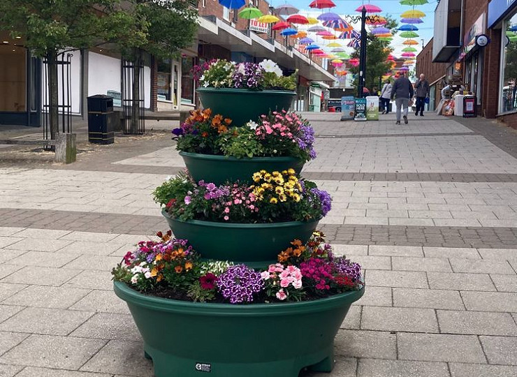 Tim’s Travel Blog… spotlight on tiered planters