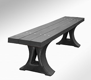 Product in the spotlight – 100% recycled benches and tables