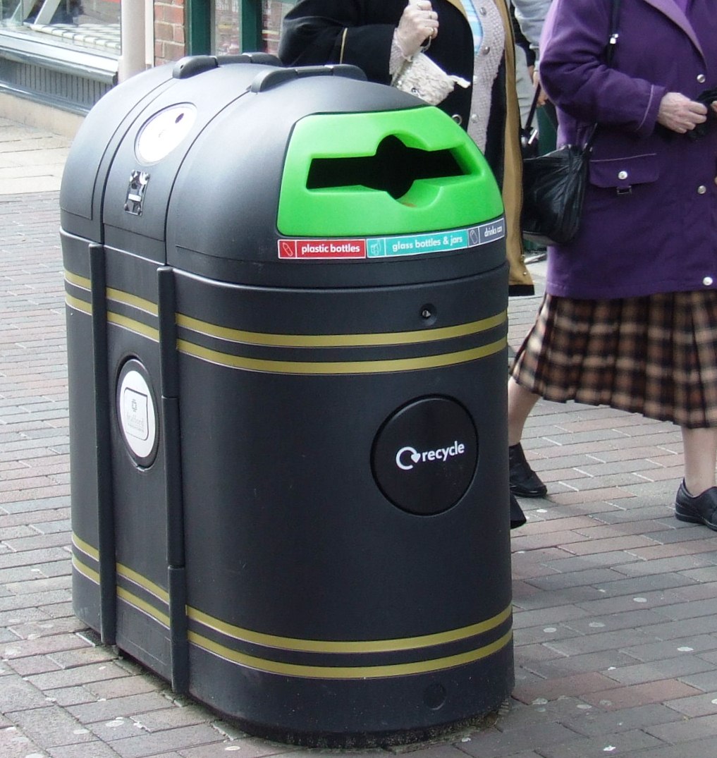 Can litter bins improve on-the-go recycling in the UK?