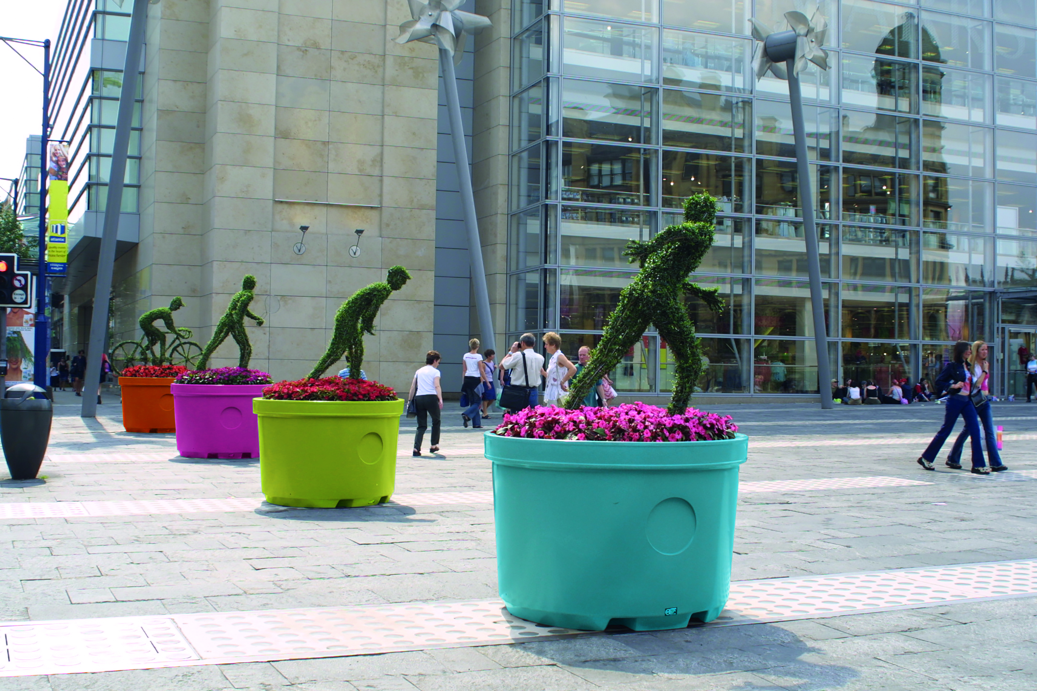 What colours would you like your litter bins and planters to be?